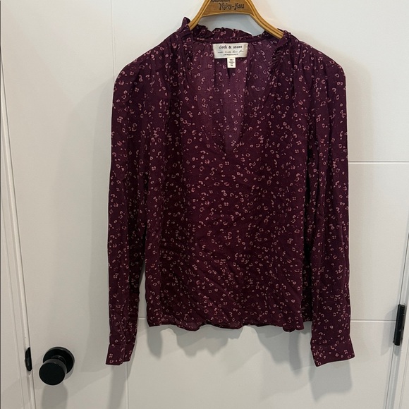 Anthropologie Tops - Anthropologie Plum Floral V-Neck Blouse size XS